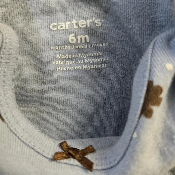 Bundle of 4 Carter's 6 Months Body Suits - Picture 2 of 6